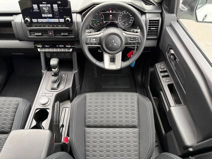 2025 Mitsubishi Triton GLX-R