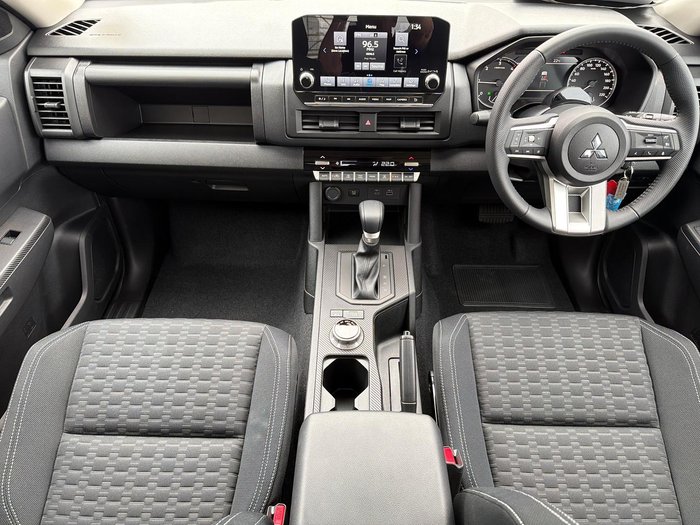 2025 Mitsubishi Triton GLX-R