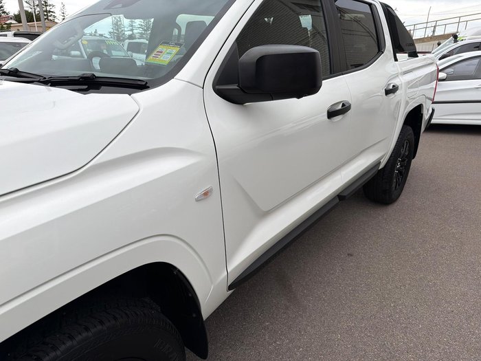 2025 Mitsubishi Triton GLX-R