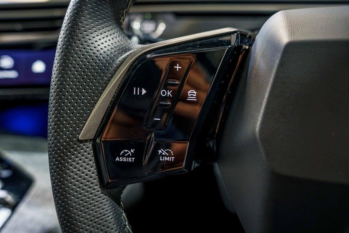 2025 Peugeot 5008 GT Premium Hybrid