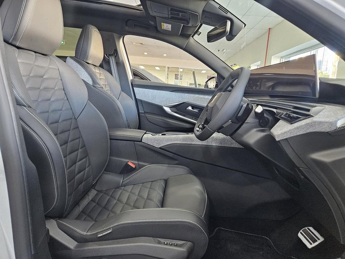 2025 Peugeot 5008 GT Premium Hybrid