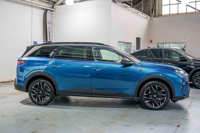 2025 Peugeot 5008 GT Premium Hybrid