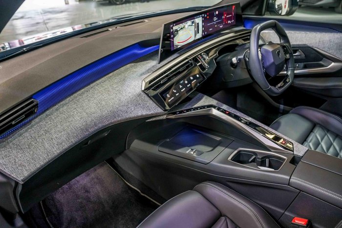 2025 Peugeot 5008 GT Premium Hybrid