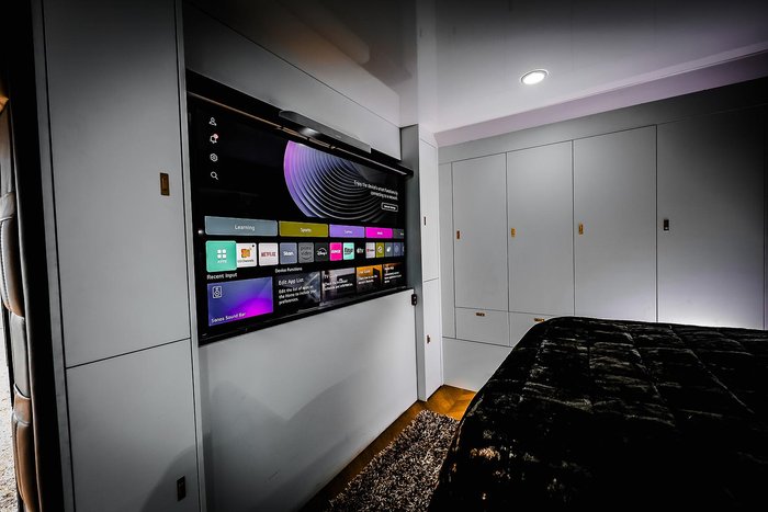 2025 Legend Caravans Tycoon Slider 28Ft - Triaxle - Family Van 2-Bunk