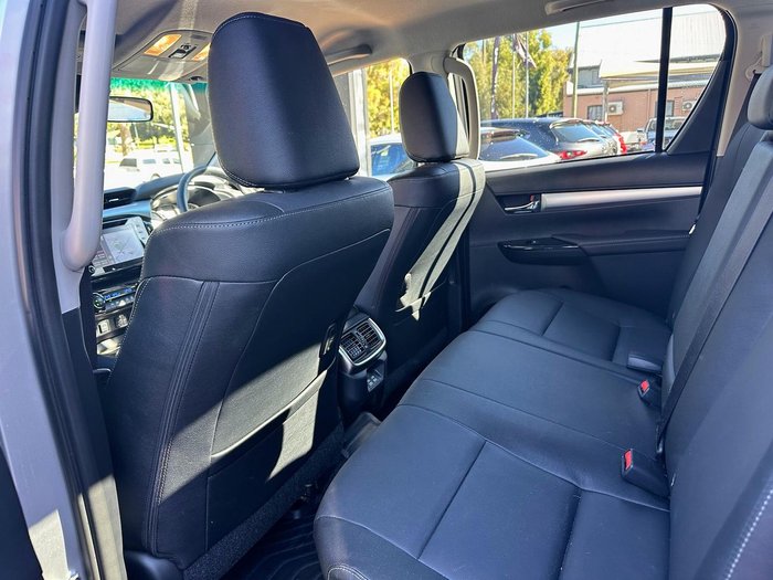 2025 Toyota Hilux SR5 48V GUN126R 4X4 Dual Range Stunning Silver