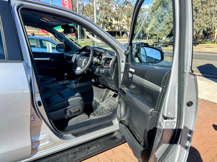 2025 Toyota Hilux SR5 48V GUN126R 4X4 Dual Range Stunning Silver