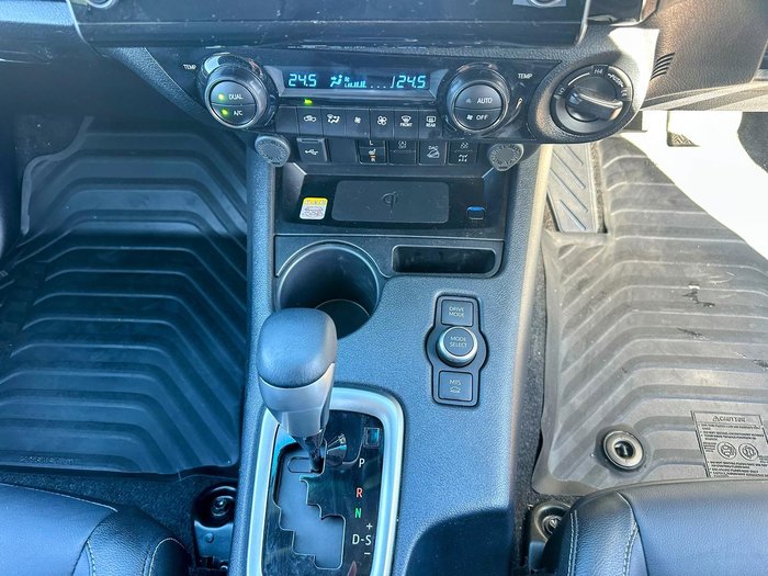 2025 Toyota Hilux SR5 48V GUN126R 4X4 Dual Range Stunning Silver