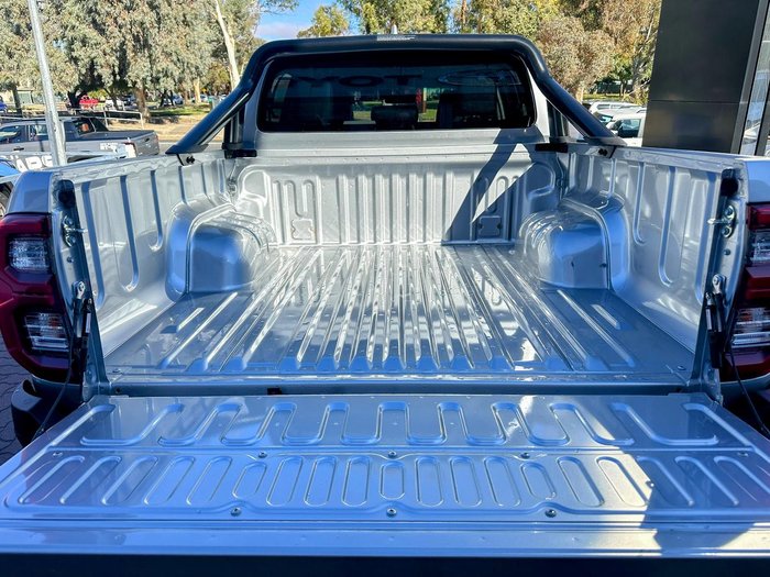 2025 Toyota Hilux SR5 48V GUN126R 4X4 Dual Range Stunning Silver