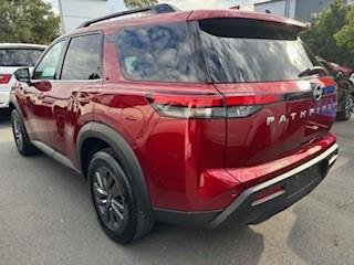 2024 Nissan Pathfinder ST-L