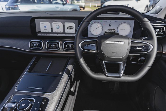 2025 Jaecoo J8 Track