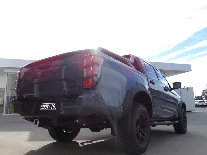 2024 Isuzu D-MAX BLADE