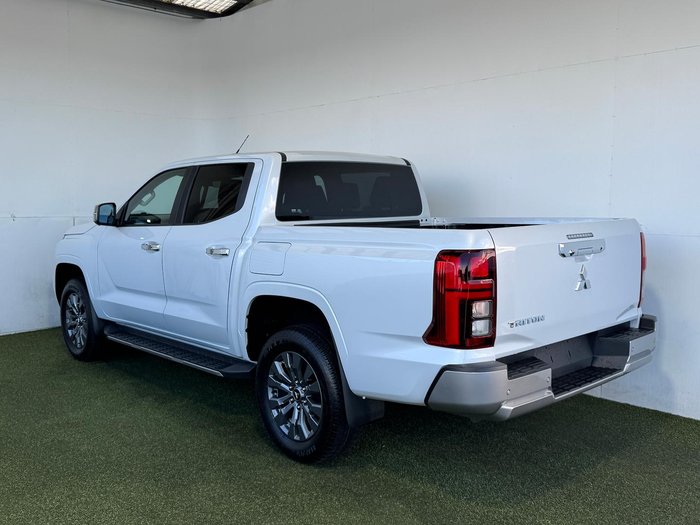 2024 Mitsubishi Triton GLS