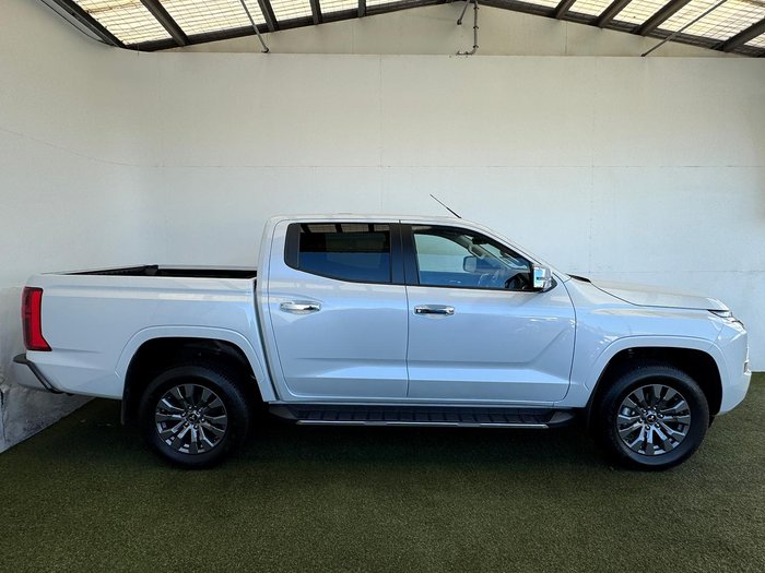 2024 Mitsubishi Triton GLS
