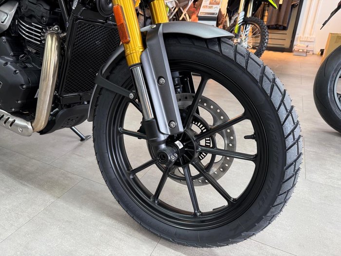 2024 Triumph Scrambler 400 X Scrambler Green