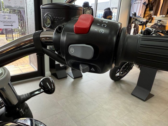 2025 Triumph Bonneville Speedmaster Speedmaster Black