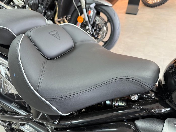 2025 Triumph Bonneville Speedmaster Speedmaster Black