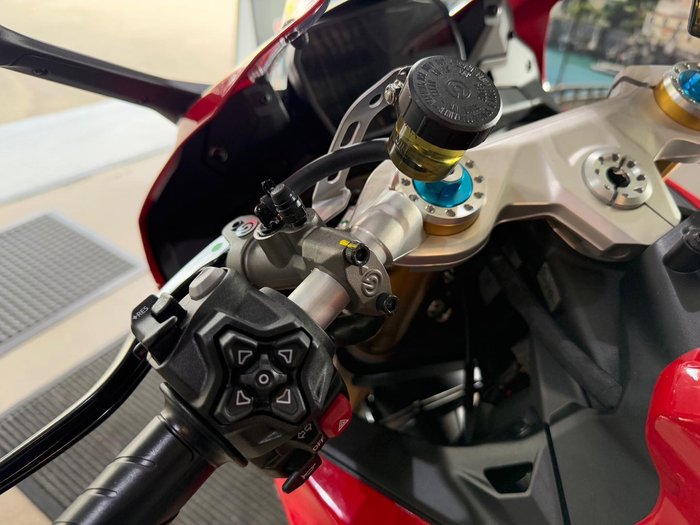 2025 Ducati Panigale V2 S Panigale Red