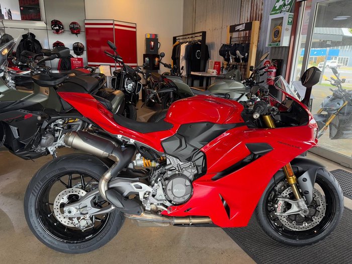 2025 Ducati Panigale V2 S Panigale Red