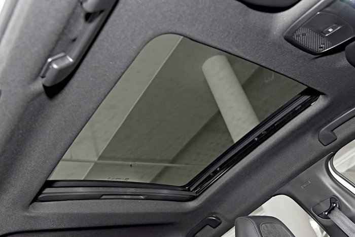 2022 Peugeot 2008 GT P24 MY23 Pearl White