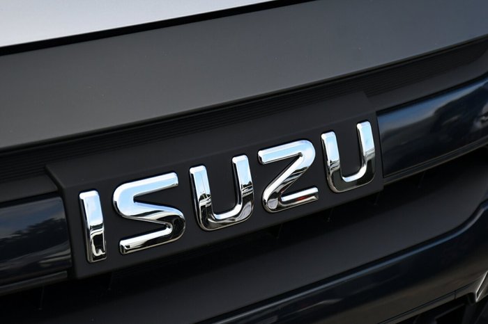 2025 Isuzu D-MAX SX
