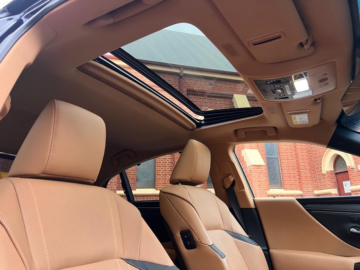 2023 Lexus ES 300h Sports Luxury