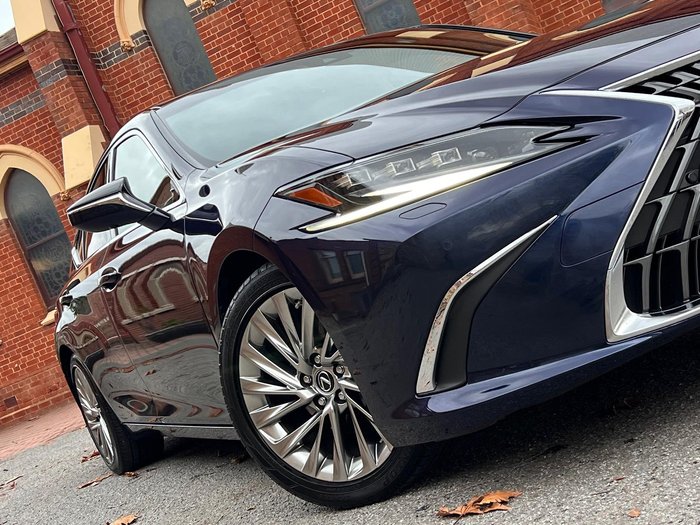 2023 Lexus ES 300h Sports Luxury