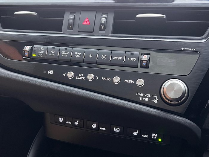 2023 Lexus ES 300h Sports Luxury