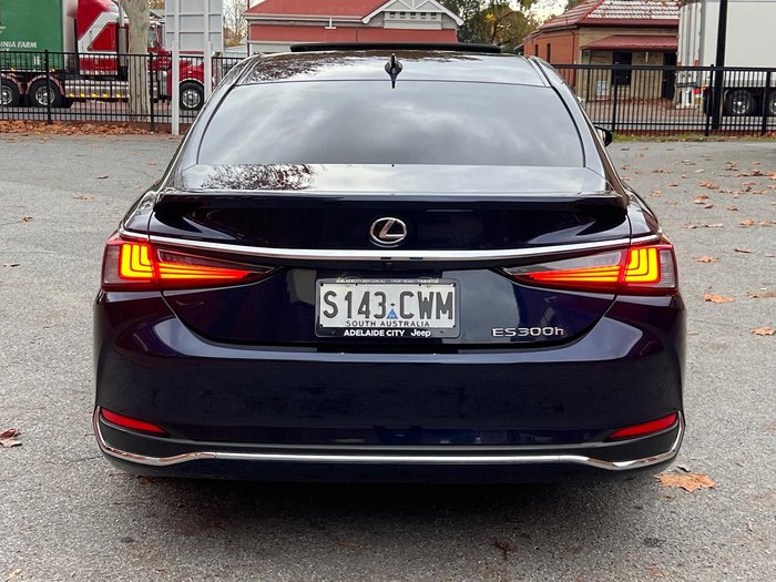 2023 Lexus ES 300h Sports Luxury