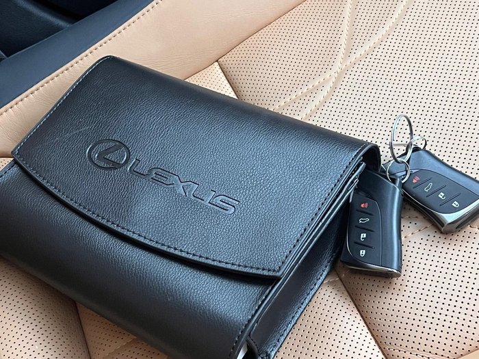 2023 Lexus ES 300h Sports Luxury
