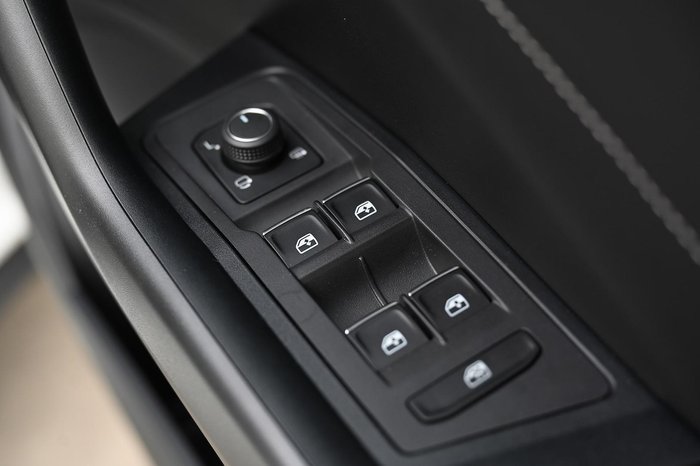 2025 Volkswagen T-Roc 140TSI R-Line