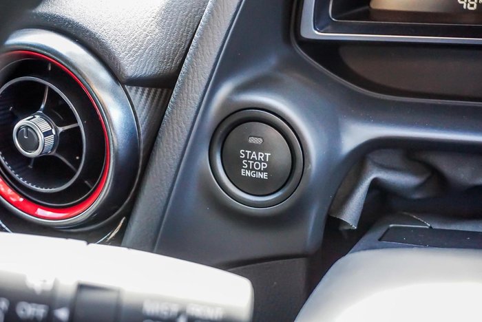 2025 Mazda 2 G15 Evolve