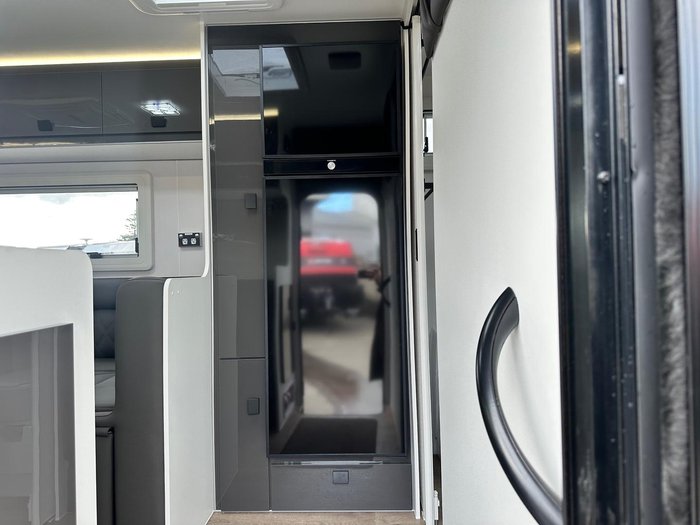 2025 JB Caravans 21'6 Dirt Road Xtreme (Immediate Delivery)