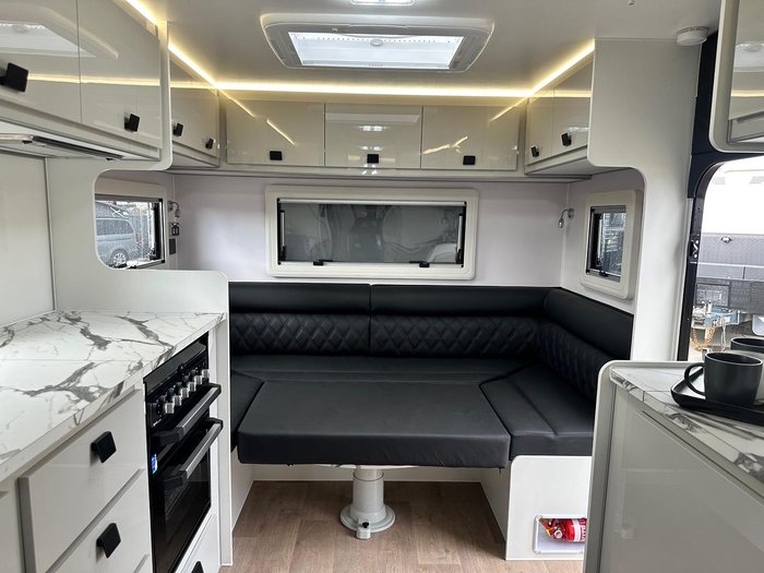 2025 JB Caravans 22'6 Dirt Road Xtreme Rear Club