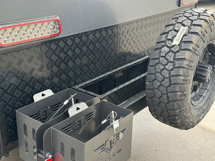 2025 JB Caravans 22'6 Dirt Road Xtreme Rear Club