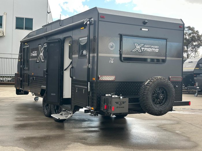 2025 JB Caravans 22'6 Dirt Road Xtreme Rear Club