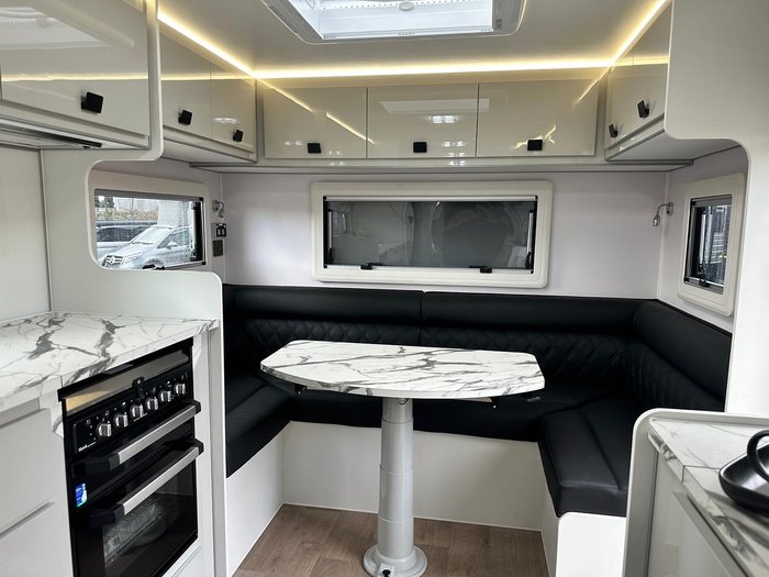 2025 JB Caravans 22'6 Dirt Road Xtreme Rear Club