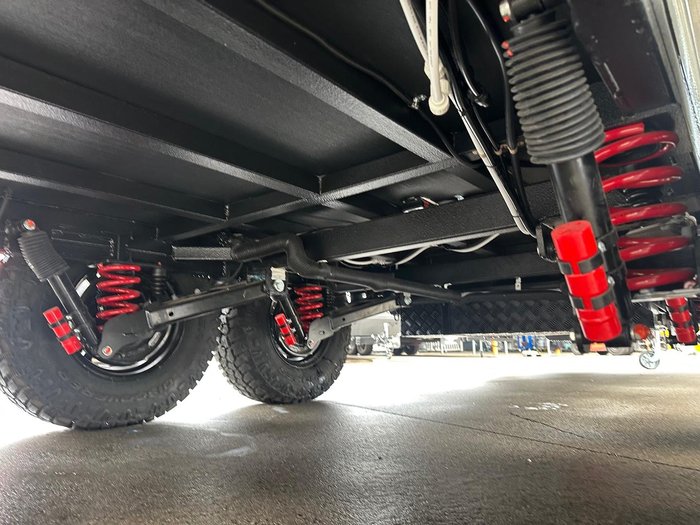 2025 JB Caravans 22'6 Dirt Road Xtreme Rear Club