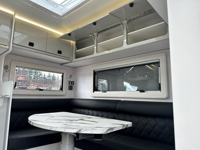 2025 JB Caravans 22'6 Dirt Road Xtreme Rear Club