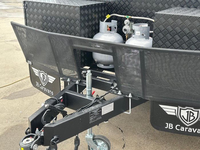 2025 JB Caravans 22'6 Dirt Road Xtreme Rear Club