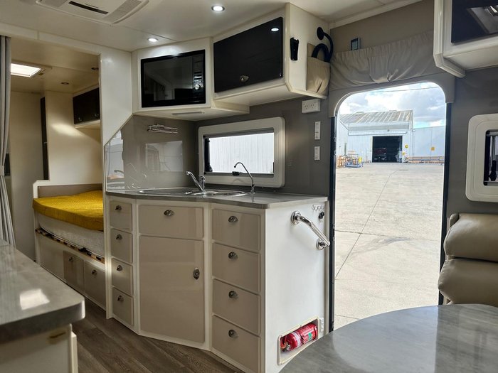 2018 JB Caravans 23' Scorpion Front Club Single/King Bed