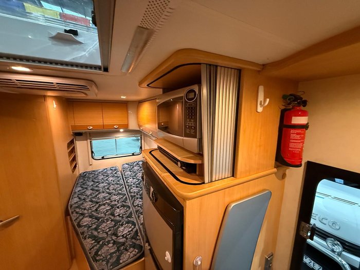 2009 Avan Ovation M3
