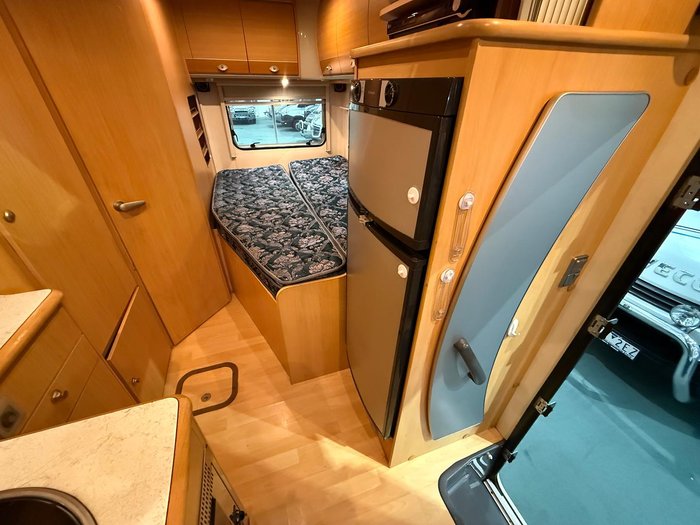 2009 Avan Ovation M3
