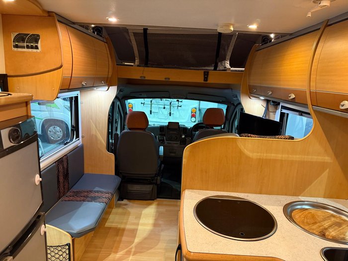 2009 Avan Ovation M3