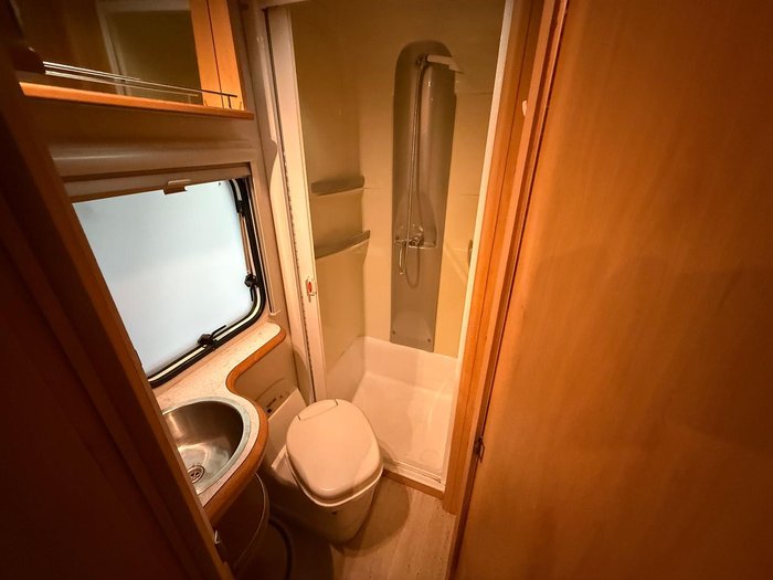 2009 Avan Ovation M3