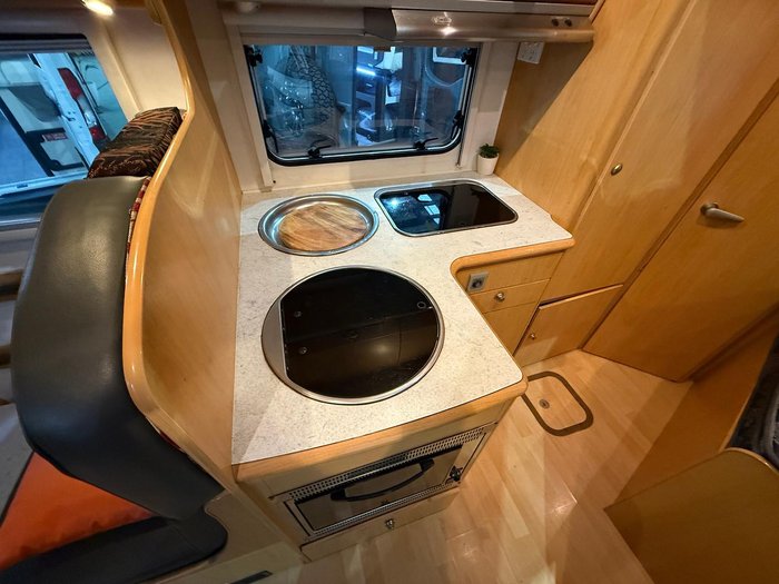 2009 Avan Ovation M3