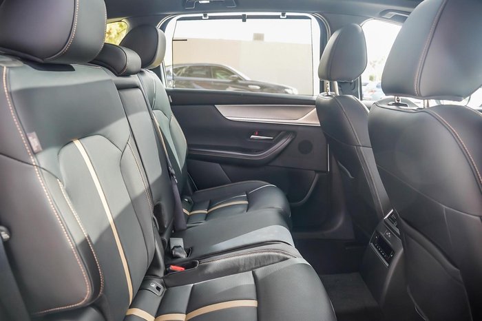 2025 Mazda CX-90 G50e Azami