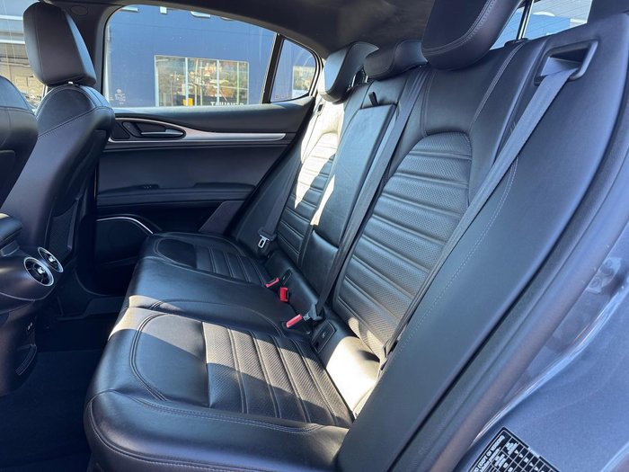 2019 Alfa Romeo Stelvio AWD Grey