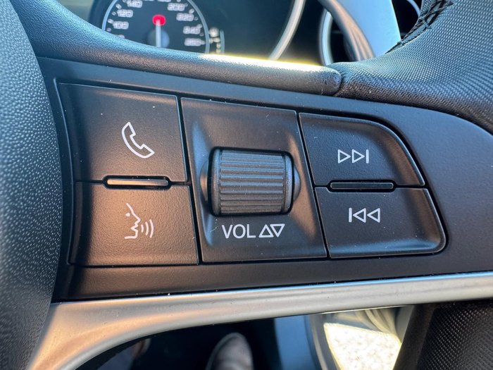 2019 Alfa Romeo Stelvio AWD Grey