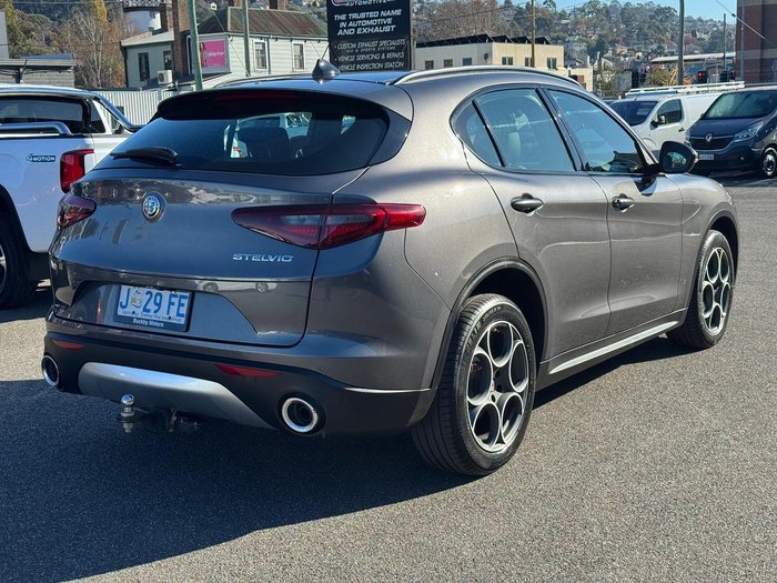 2019 Alfa Romeo Stelvio AWD Grey