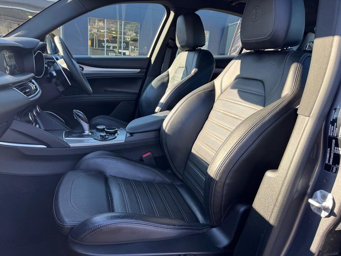 2019 Alfa Romeo Stelvio AWD Grey
